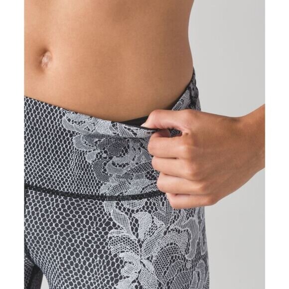 LULULEMON Speed Wunder Tight Nulux Sz 4 Florence Speed Wunder 50 G White Black - Picture 2 of 9